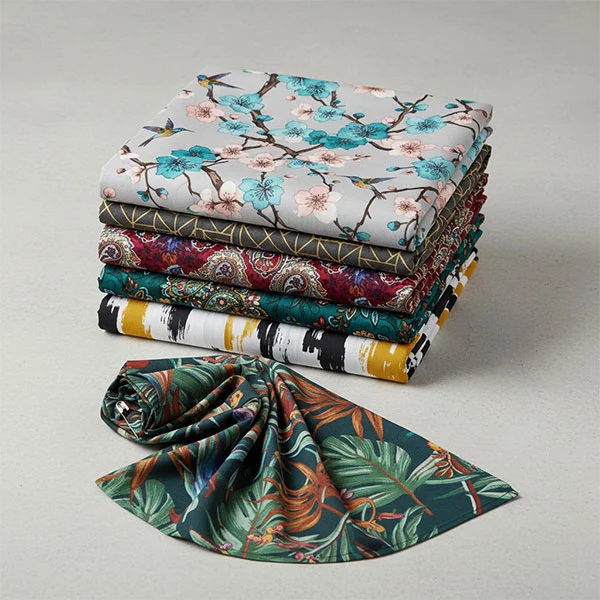 Poliesterio viskozės margintas pamušalo audinys Poliesterio viskozės margintas pamušalo audinys